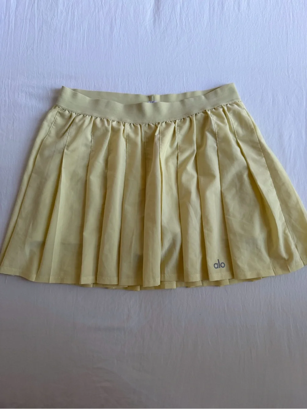 ALO Yoga Pleated Tennis Skirt, Butter Yellow - Picture 1 of 4